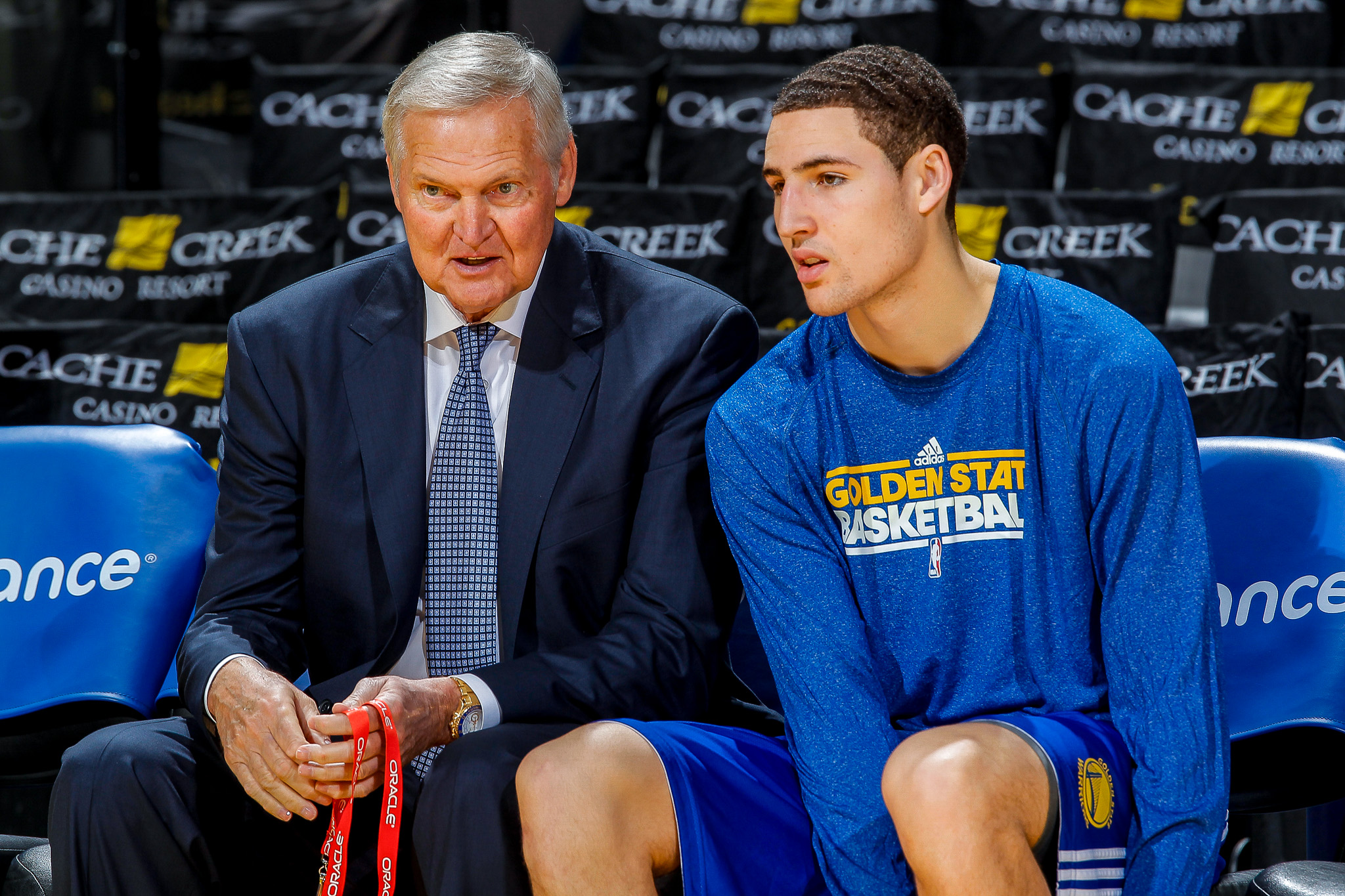 博主：国安明天中午12点40分抵达北京，欢迎球迷接机（国安明日中午12：40抵京，欢迎球迷前往机场迎接）