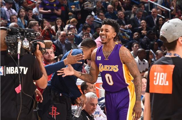 约基奇第四个MVP要来了！苏群：56分豪华三双逆转 这统治力太强（约基奇距第四座MVP更近了！苏群：56分豪华三双逆转，统治力爆棚）