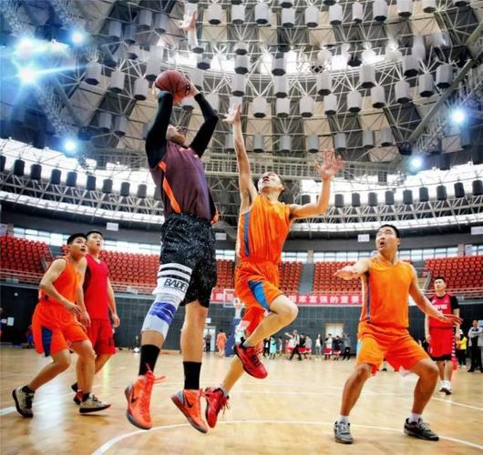 里程悲！伦纳德快船生涯30+次数达到70次，升至队史第二（伦纳德快船生涯第70场30+，升至队史第二）