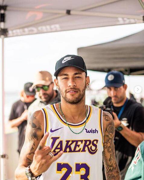 曼联接洽英超中场跑不死，或替代巴莱巴成目标！切尔西已直接问价（曼联接触英超铁肺型中场，或改以其取代巴莱巴为引援目标；切尔西已直接询价）