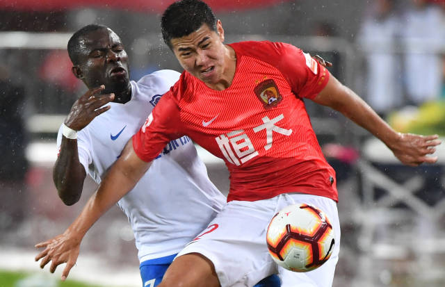 阿里纳斯：詹姆斯若作为角色球员再混2冠，还是不能跟乔丹比（阿里纳斯称：詹姆斯就算以角色球员再夺两冠，仍无法与乔丹比肩）