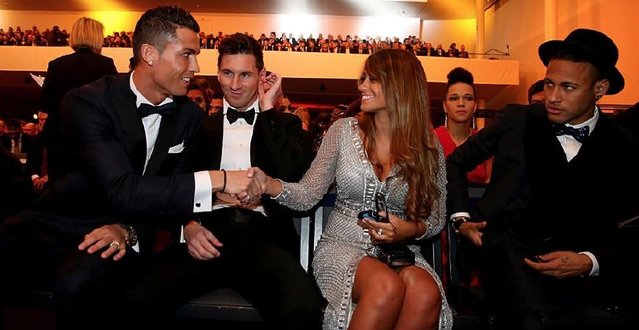 4球1助攻！25岁非洲天才边锋闪耀英超，超级香饽饽，3大豪门抢疯了（英超掀起风暴：25岁非洲飞翼独造5球，三大豪门竞相争夺）