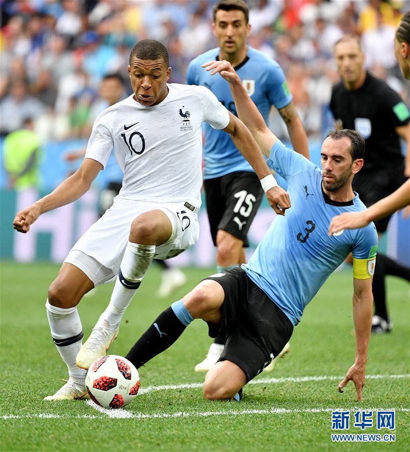 哈登爆发，却被保罗抢风头，詹姆斯表态，留给快船的机会不多了！（哈登火力全开仍被保罗抢镜，詹姆斯发声：快船机会所剩无几）