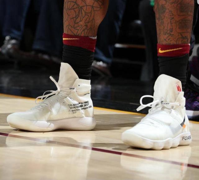 逼抢一旦成功就是快攻（逼抢得手即刻反击）