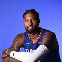 优势明显！亚历山大近12次常规赛交手，得分均高于爱德华兹（亚历山大优势显著：近12次常规赛交锋场场得分高于爱德华兹）