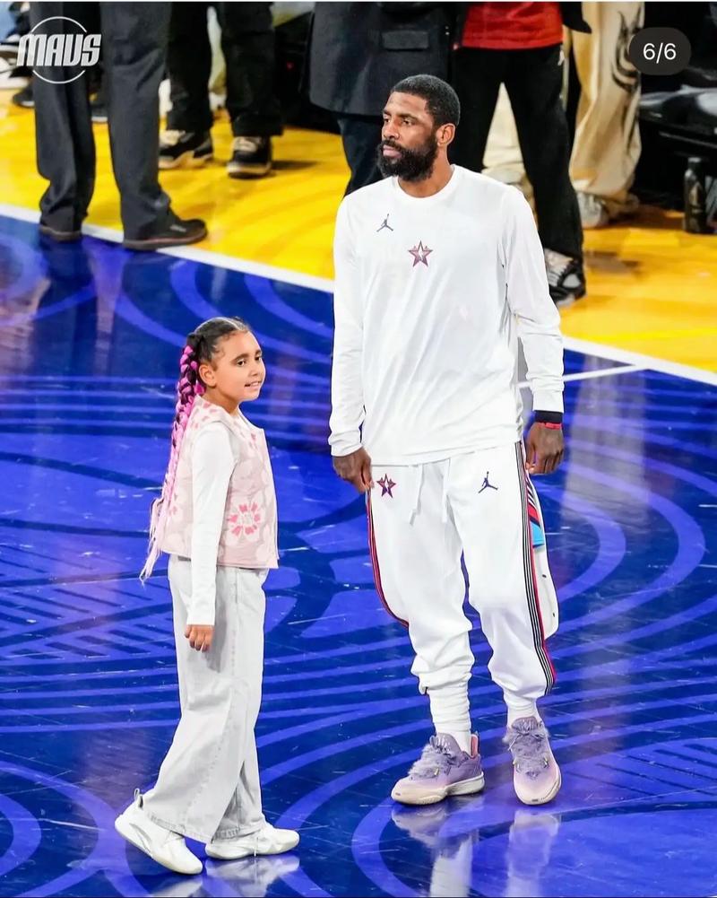 杜兰特中投精准，全场欢呼（杜兰特中距离手感爆棚，全场沸腾）