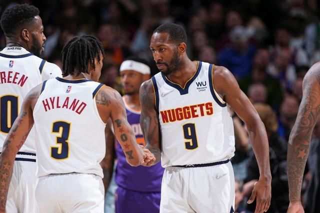 米体：巴洛特利的酒驾指控已撤销，但他还是会从事志愿工作（米兰体育报：巴洛特利酒驾指控被撤销，仍将参与志愿服务）