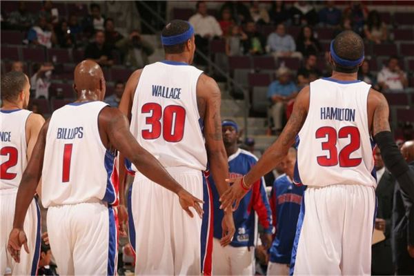 篮球火箭球员连续三场助攻上双（火箭球员连续三场助攻达双位数）