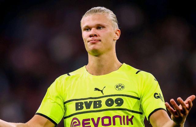 上周末结束的澳超第9轮，受闪电影响，麦克阿瑟vs布里斯班狮吼的比赛推迟开球时间。（澳超第9轮上周末收官：雷电天气致麦克阿瑟战布里斯班狮吼延期开球）